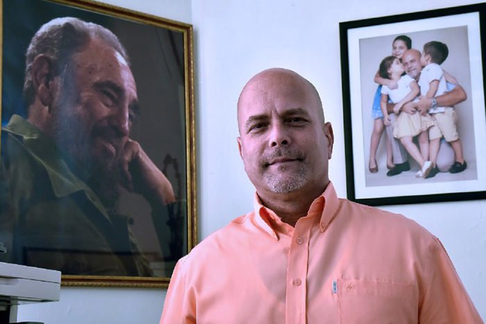 💥 Acaba de ser ratificado como Coordinador Nacional de los #CDRCuba🇨🇺 el héroe <a href="/GHNordelo5/">Gerardo Hdez. Nordelo</a> como merecido reconocimiento a su labor frente a la organización de masas más grande de #Cuba.

¡¡Felicidades hermano!! #TodosSomosCederistas ✊