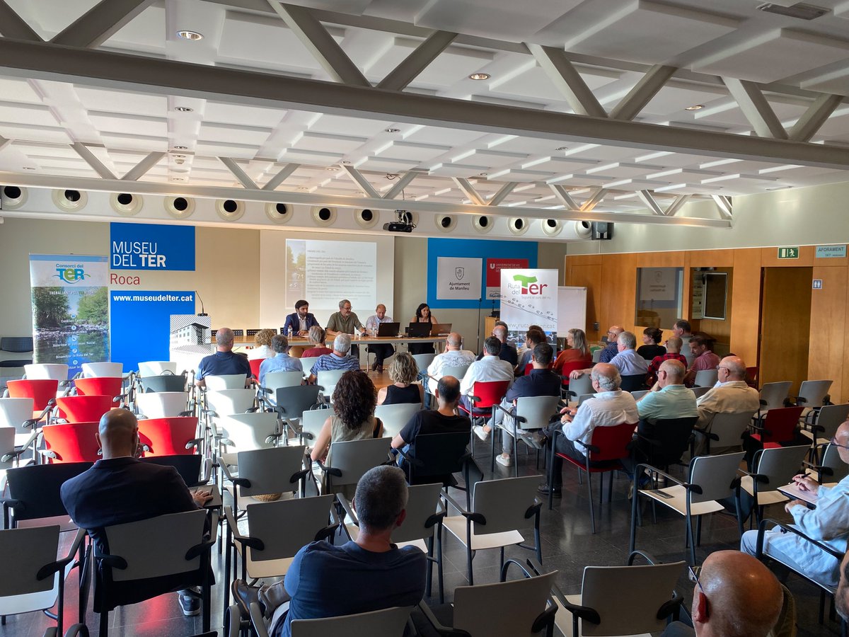 Assemblea general del <a href="/ConsorciTer/">Consorci del Ter</a> a l’Auditori Roca del <a href="/museudelter/">Museu del Ter</a> de Manlleu amb la participació dels ajuntaments i consells comarcals consorciats. Som 71 ajuntaments i 5 consells comarcals.