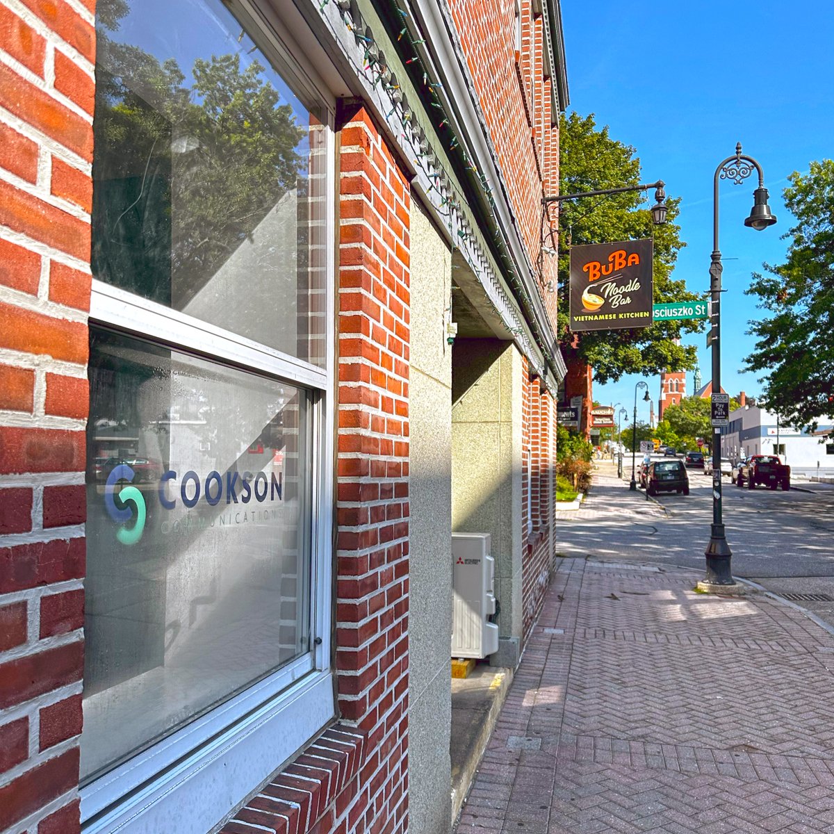 Good neighbors make great neighborhoods. It starts with Hello! Say hi to our neighbors downstairs, Buba Noodle Bar! #goodneighborday