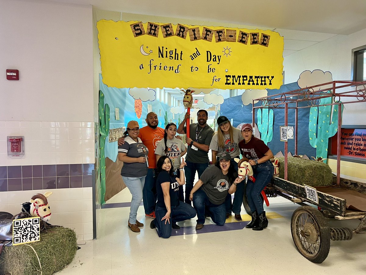 __CGarcia's tweet photo. ☀️☁️ Sheriff-EE, night and day, a friend to be, for EMPATHY! 👢 5th Grade definitely did #gettheirteachon 🌵🌙#COMICCON #TeamSISD #MRE 🦉 @getyourteachon #RockYourSchool 🧡💜 https://t.co/q5OQGqFcN5