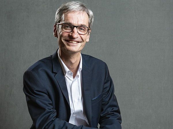 Créer du lien entre le monde scolaire et la recherche 🎒. C'est l'un des objectifs de l’#AnnéePhysique qui débute à la rentrée 2023. Thierry Dauxois, directeur de l’@INP_CNRS, revient sur les objectifs et les principales actions prévues.

➡ cnrs.fr/fr/cnrsinfo/cr…