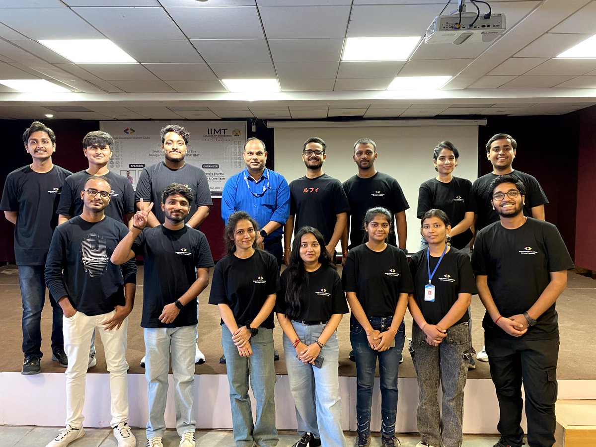 SatvikSharma_'s tweet photo. Cheers Connections !
Finally Completed The Inauguration Event (IGNITE 💥) Of Our GDSC With Two Great Speakers And A Wonderful Team.
@kafeel001khan
@The_player_9
 Kudos To Our @GDSC_IIMT Team 
For Great Success
#GDSCIIMT #Microsoft #Makemytrip https://t.co/yH560eOvlt
