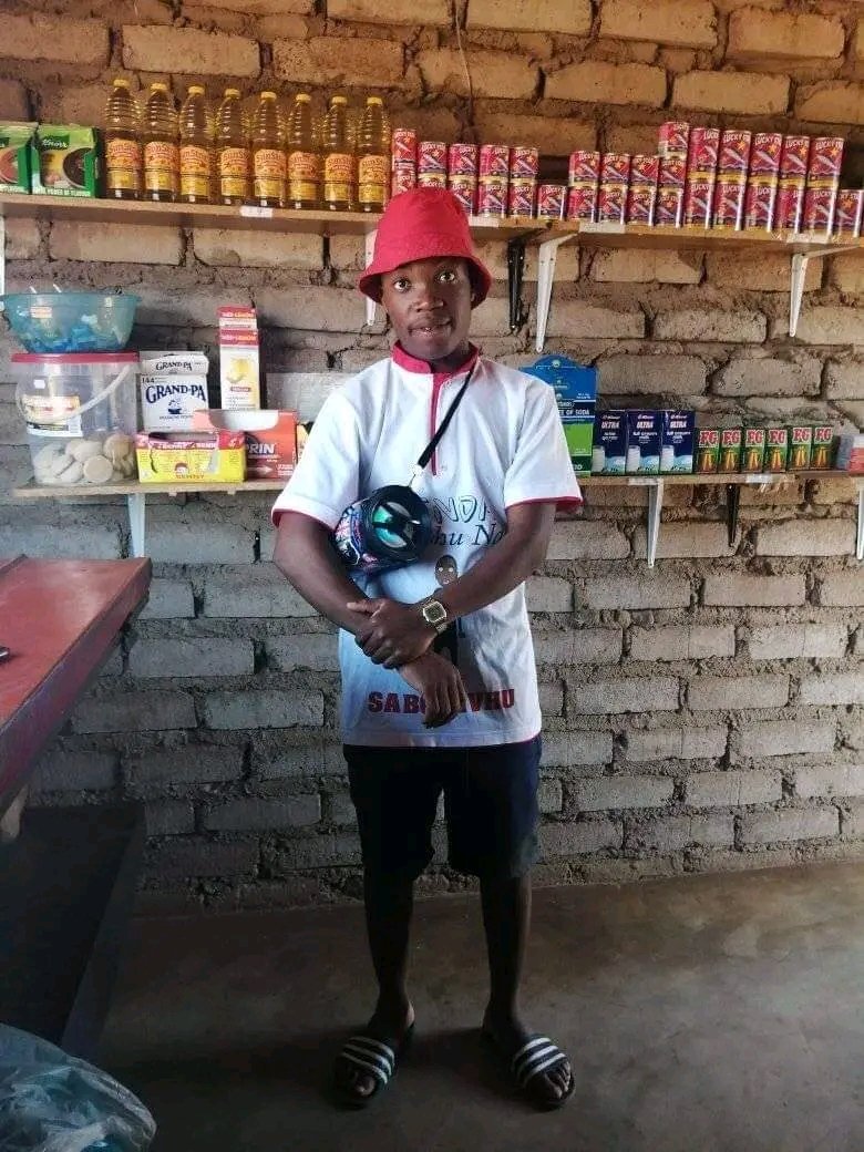 This High School Kid used his savings to start his own Spaza Shop
Let's make him Famous 🙌🙌

Sonia Mbele Gayton Jacob Zuma #Somizi Samke Julius Malema Zoleka Mandela Redi Western Cape Tazz