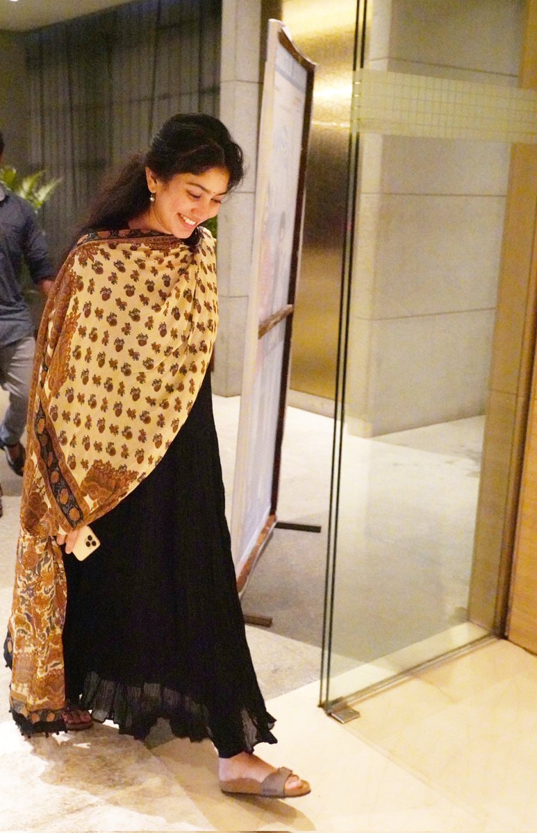 Saipallavi's upcoming movie roles...Okati CLASS Inkoti MASS, rendu kuda Worth Varma Worthuu❤️‍🔥🌟

<a href="/Sai_Pallavi92/">Sai Pallavi</a> #SaiPallavi