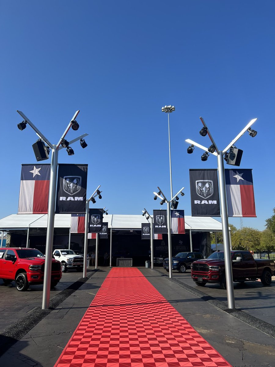 BigTexNews's tweet photo. Everything is bigger in Texas-including the @texasautoshow! We're gearing up for the @StateFairOfTX , hosting Texas Auto Show Media Day this morning, unveiling the new models that will be on display at the Fair. #TXAS

 @RamTrucks @Toyota @Ford @Kia https://t.co/UsJwQfUj5k