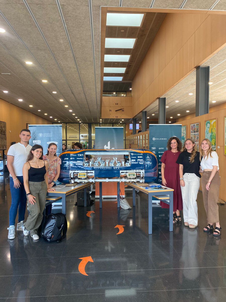 adeupv's tweet photo. 👉La semana pasada nos visitaron nuestros amigos de @hyperloopupv .

➡️Están buscando gente para la competición de este verano en Zúrich. Apúntate aquí:  https://t.co/uM0djn2huC 

🤔Si pudieras darle forma al futuro, ¿qué forma le darías? ¡Ahora puedes! 

#adeupv #fadeupv #upv https://t.co/ciNp0q6x6a