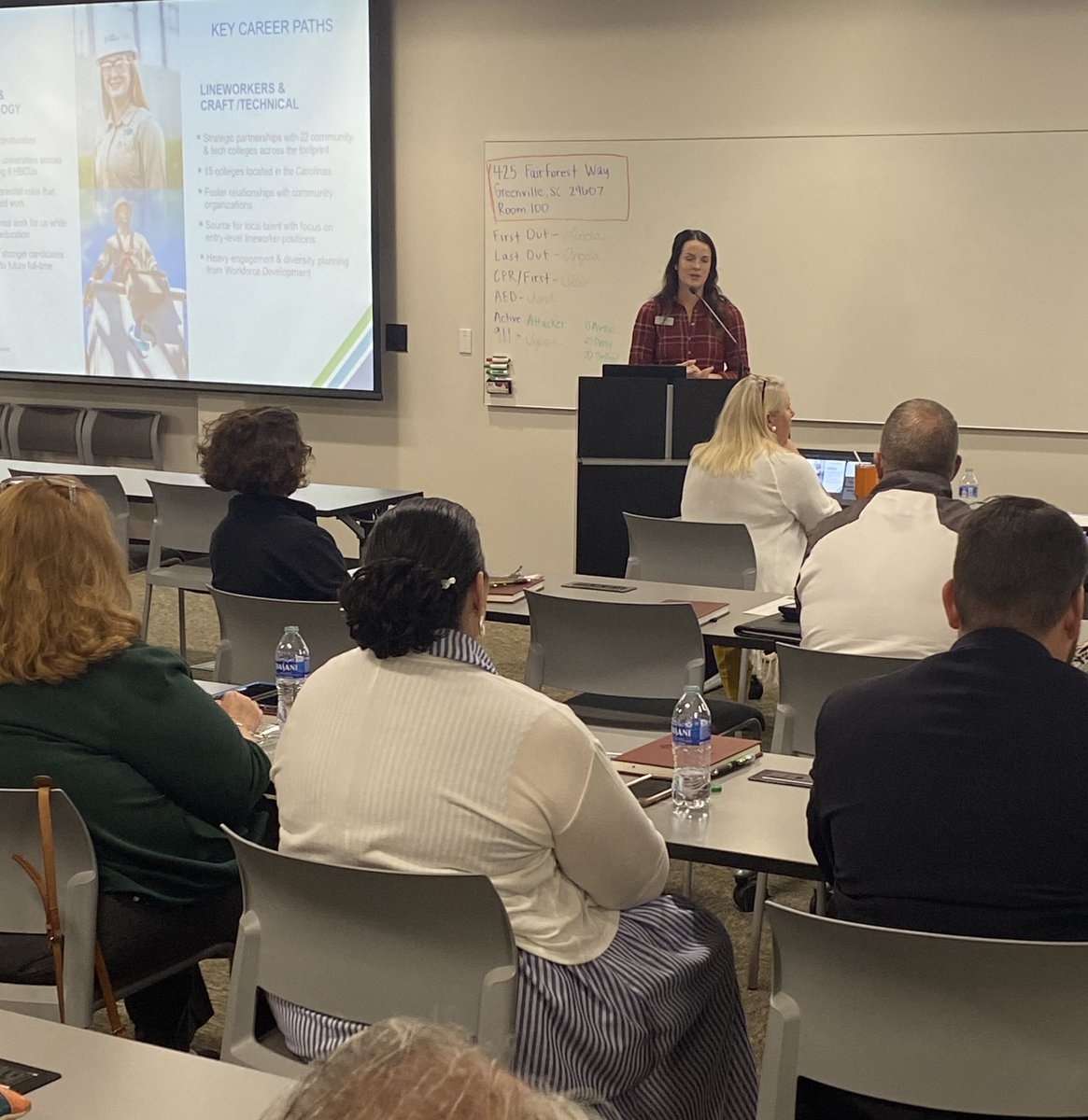 TheoLane13's tweet photo. Today in @CityGreenville @DukeEnergy #WenwoodOperations center,  our #UpstateSC #CommnityLeaders Advisory Board hears future plans for #EnergyInfrastructure, #WorkforceDevelopment, #Legislative highlights &amp; our #FoundationInvestments.  Thanks for participating!  #EnergyEducation https://t.co/m2cfTBLMQy