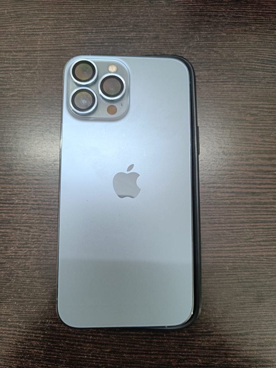 Lots of iPhone 13 Pro series users report about greenline issues without any physical damage. Apple should provide free screen replacements like Samsung and OnePlus.

Repost (Retweet) 🔄