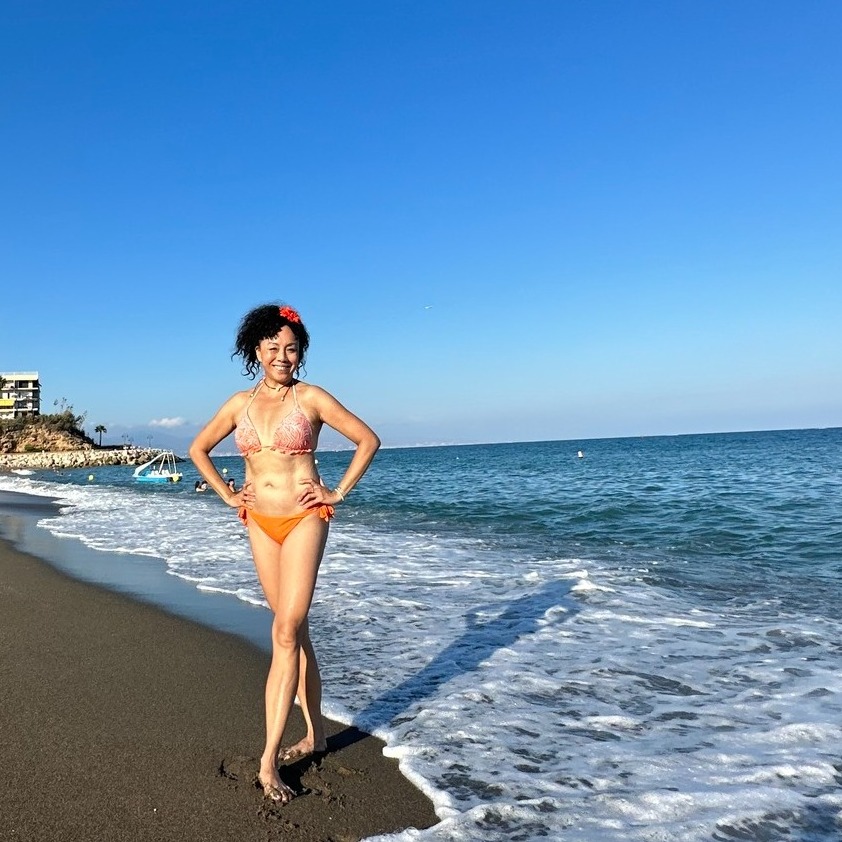 HarrietChung4's tweet photo. Sun, Sea, and Sand – Pure Bliss 📷📷📷
#MalagaMoments #SeaSerenity #HarrietChung #DiscoverTheWorld #singer #music #artist #singersongwriter #originalsong #singing #vocalcoach #singerlife #lovewhatyoudodowhatyoulove #vocal #localtalent #torontosinger #travellife https://t.co/e6X6Y7NuBI
