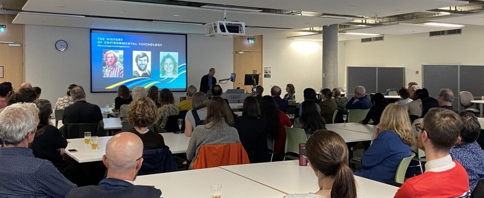 Last week we had the honour of welcoming alumni and staff back to the @UniOfSurrey to celebrate 50 years of environmental psychology @SurreyPsych. For those who were unable to attend, here is a write up of the event: surrey.ac.uk/news/celebrati…