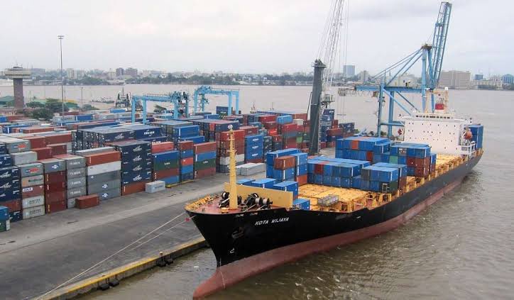 BREAKING: Abia State Governor Alex Otti Announces Plans For First Ever Seaport in SouthEast Nigeria.

The project which will be located in Owazza, Ụkwa East LGA Abia state will be flagged-off on 30th September 2023.

He made this announcement at the ongoing South-East Security
