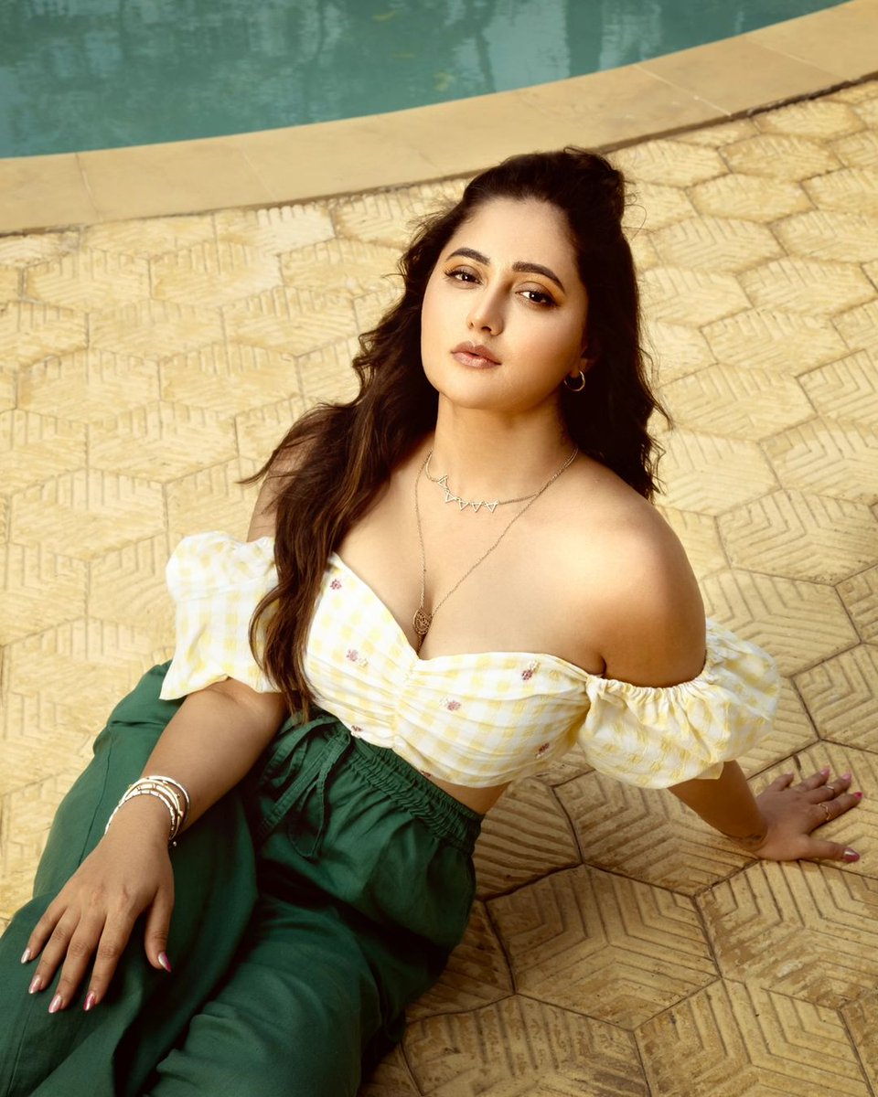 Fansxpress's tweet photo. Only glance....no words required 🧿
.
.
.
.
.
.
.
#rashamidesai #rashamians #immagical✨🧞‍♀️🦄 #rythmicrashami💃 https://t.co/ryLJzopa4N