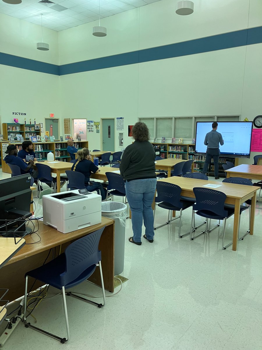 HoseaPipkins's tweet photo. Engaging ViewSonic board training today at Nimitz 9. @andiesoliz @EricLevels https://t.co/CqucHY4ULC