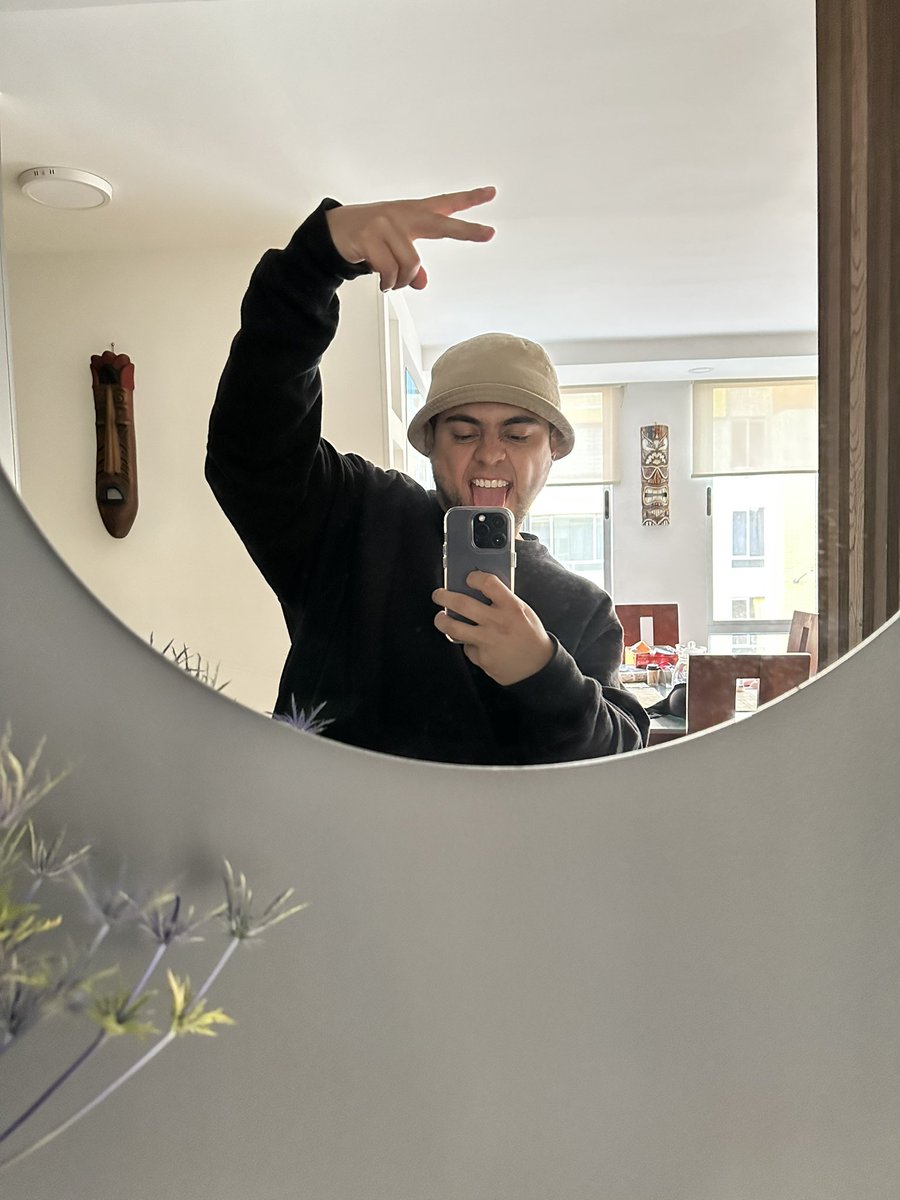 _PinFlow's tweet image. Feliz vida, disfruten, lloren, rían…