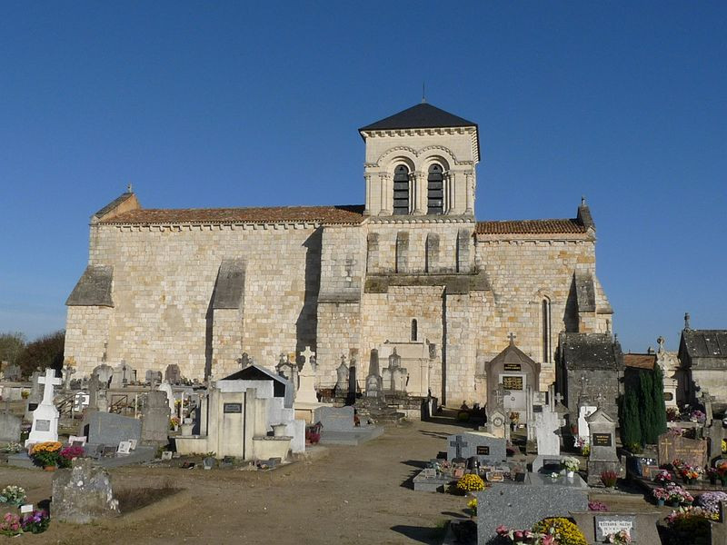 MonumentumFr's tweet photo. Eglise Saint-Etienne à #Chepniers (#CharenteMaritime) Eglise des périodes romane et gothique. Nef et choeur voûtés d'ogives. Parois et voûtes ont été peintes vers 1905. Travée sous le clocher couverte d'une cou...
Suite 👉 https://t.co/5iQ6bSYa6V
#Patrimoine #MonumentHistorique https://t.co/AQyioXlsbK