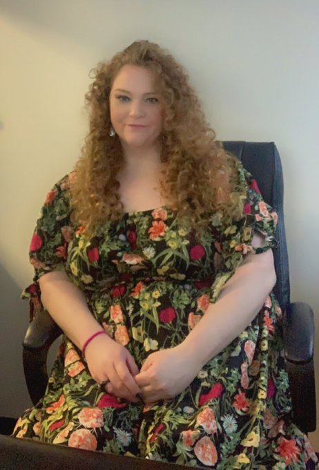 GM I feel very cute at work in my little flower dress and since I don&rsquo;t have a lunch date would you like