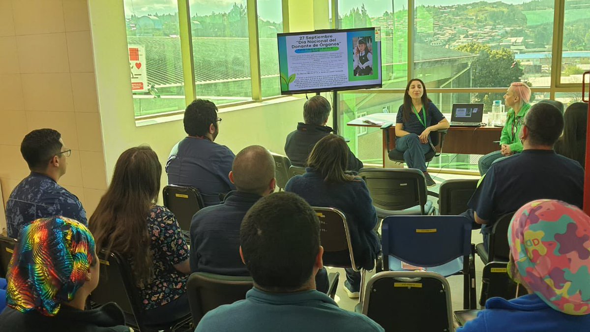 HospitalChue's tweet photo. 🏥 REALIZAN CONVERSATORIO DE DONACIÓN DE ÓRGANOS CON COMUNIDAD FUNCIONARIA DEL HOSPITAL 

💕 Poder aclarar dudas y fortalecer conocimientos funcionarios participaron de un conservatorio en torno a este tema que septiembre conmemora su día nacional. https://t.co/AisR6ERGsT