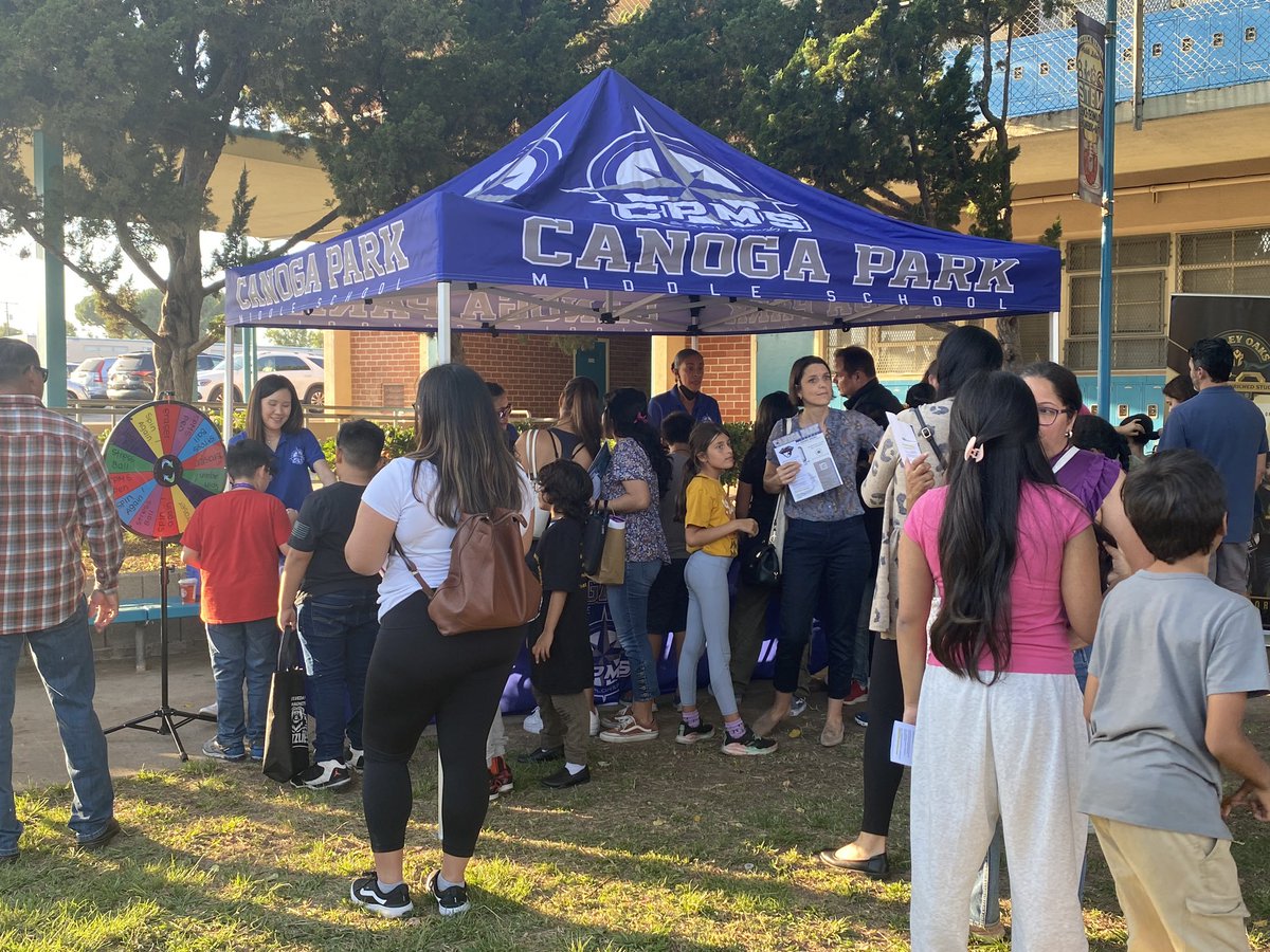 cpms_explorers's tweet photo. Spreading the word about Canoga Culture and our magnet programs at Meet the Magnets Night. We hope to see lots of future Explorers at our tours next month. #WorkHardBeKindHaveFun @CanogaparkC @laschoolsnorth @lausdmagnets https://t.co/pFretzzyLI