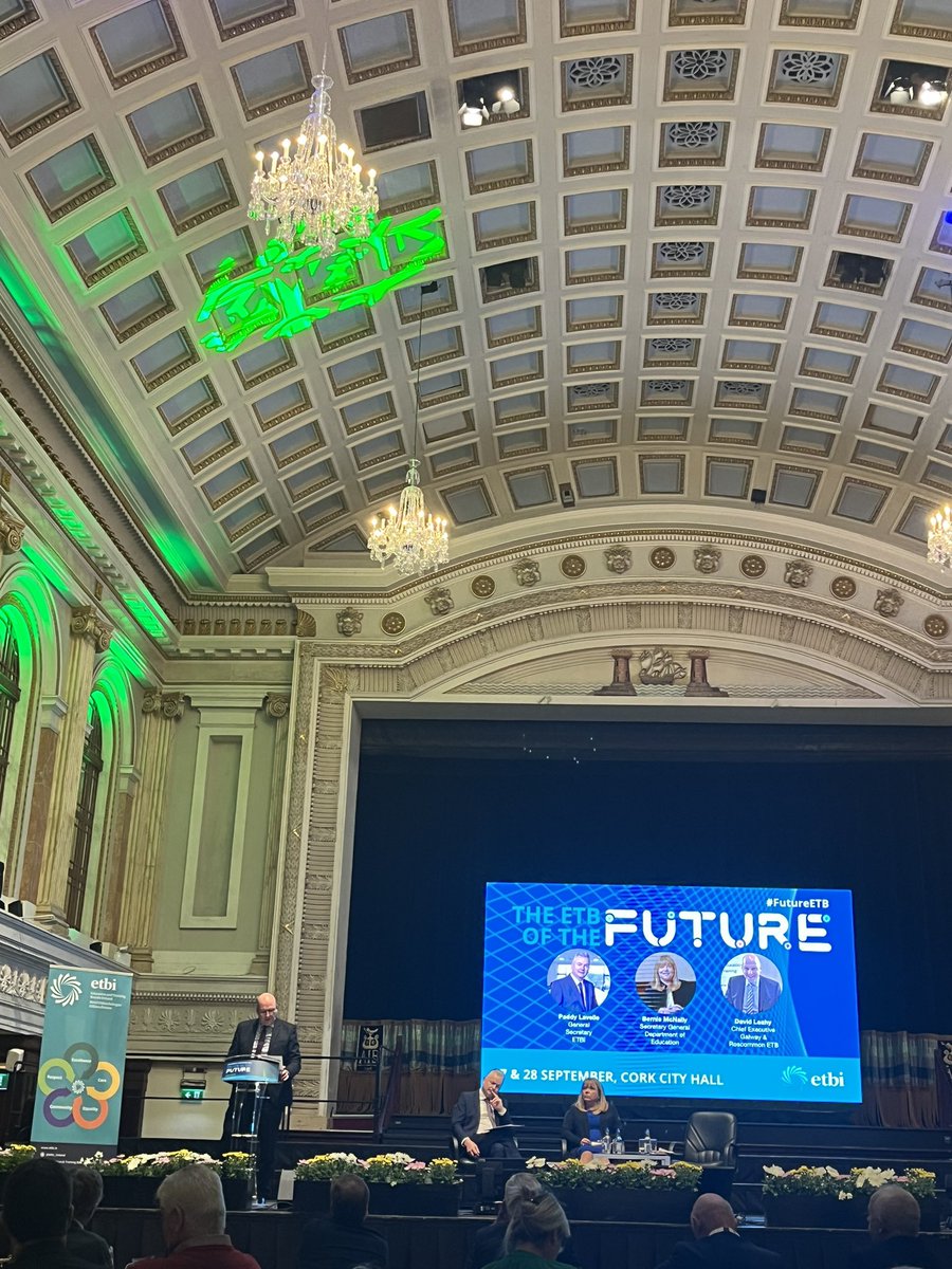 NoreenPrincipal's tweet photo. David Leahy CE GRETB, closes the conferences, reflecting on 10 years of progress in ETB’s expressing gratitude for work done and looking to the future - “treasure the participation of learners”.
#FutureETB @ETBIreland @wcfe @WWETBofficial @SOLASFET @SimonHarrisTD https://t.co/faPE14uuwM
