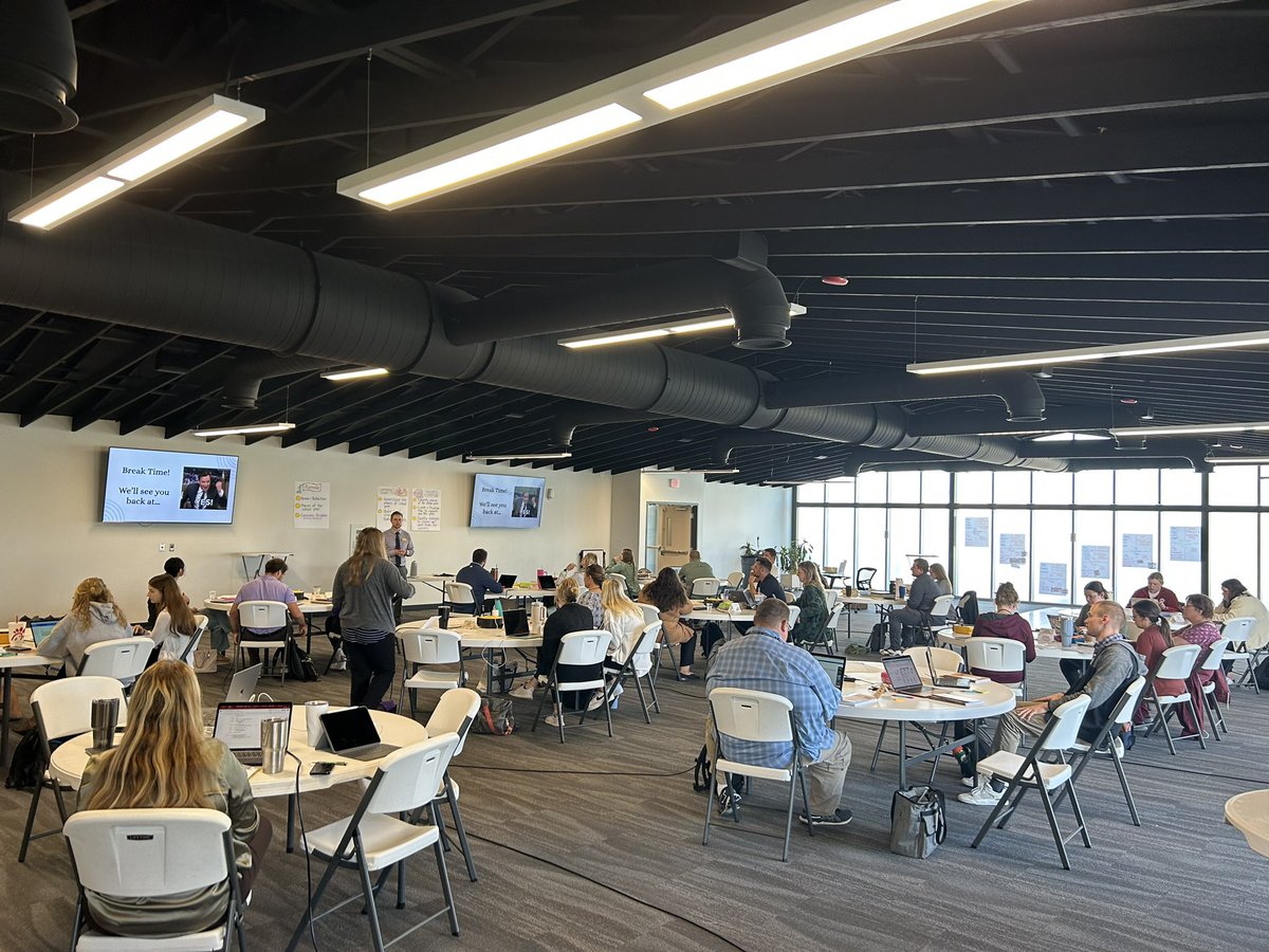 ConroyKellen's tweet photo. @esu1 area new teachers are participating in many opportunities to learn, collaborate, and network during today’s New Teacher Cadre Session! https://t.co/pz6lkXCPBj