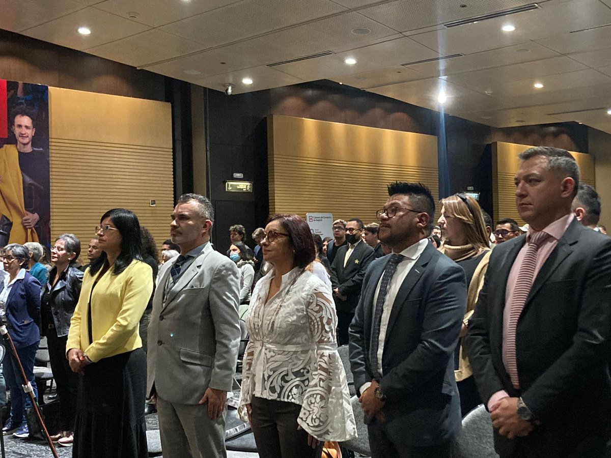 SoniaAcunaL's tweet photo. 🎉 #Feliz #DíaMundiaDelTurismo2023 ¡Así lo celebramos en nuestra #MesaSectorialDeTurismo y @SenaHotelDC 🙌Conversamos con el sector académico, gubernamental y productivo sobre Turismo e Inversiones Verdes♻️
Estamos #ConectandoSectores 💚 @ComercioserviMS https://t.co/bk89uB8KHP