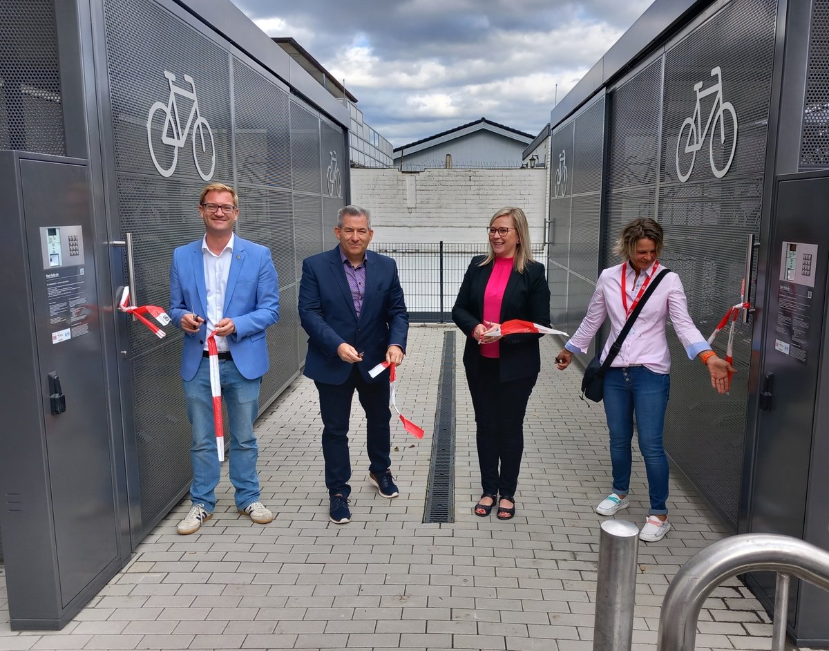 Neue Fahrradabstellanlage am Bahnhof Frechen-Königsdorf | Stadt Frechen (stadt-frechen.de)
