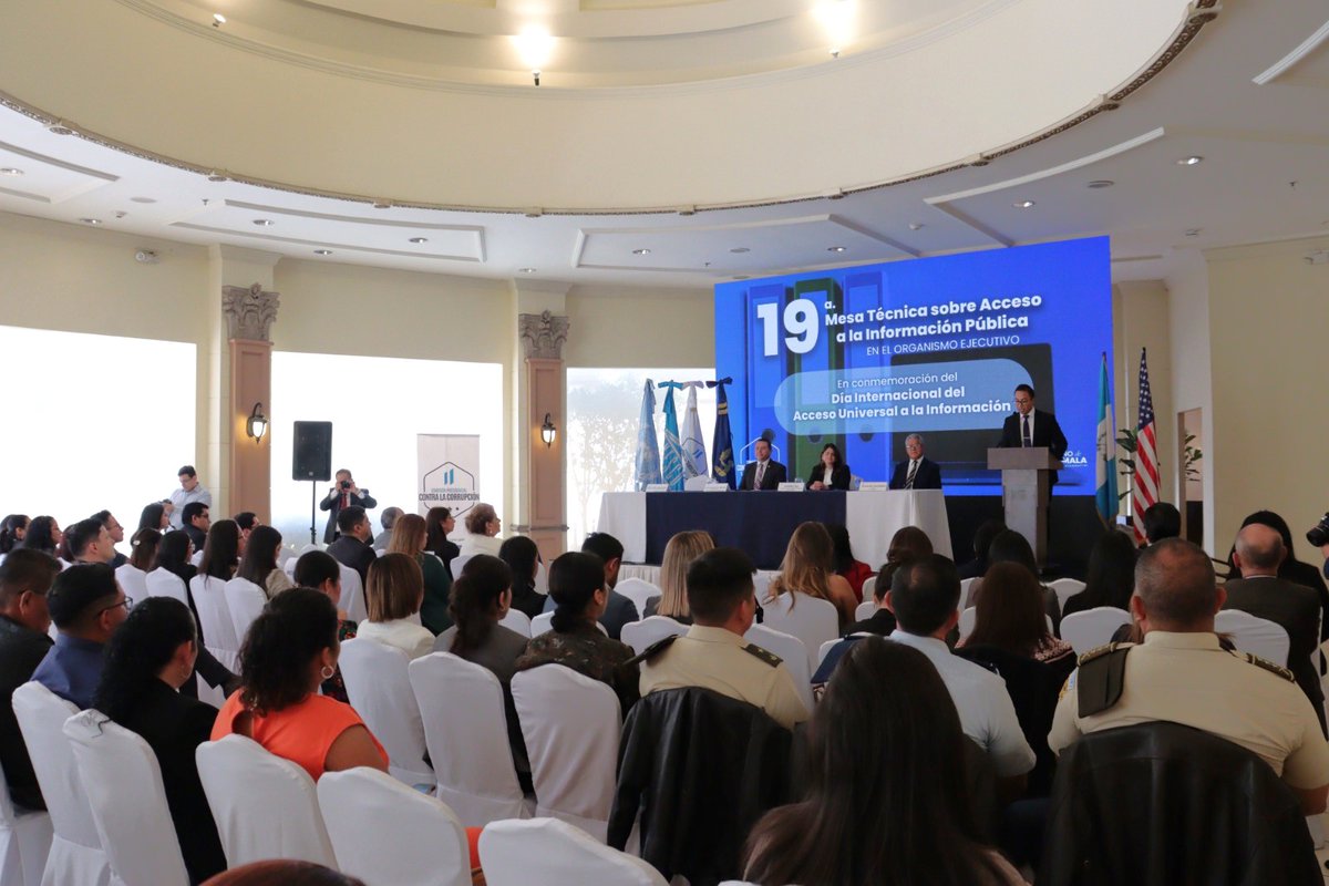 CpccOficial's tweet image. En el marco de la 19°Mesa Técnica sobre Acceso a la Información Pública del Organismo Ejecutivo con ocasión del Día Internacional del Acceso Universal a la Información, la #CPCC, @UNESCO y #SECAI @PDHgt abordaron la importancia del espacio en línea para el acceso a la información