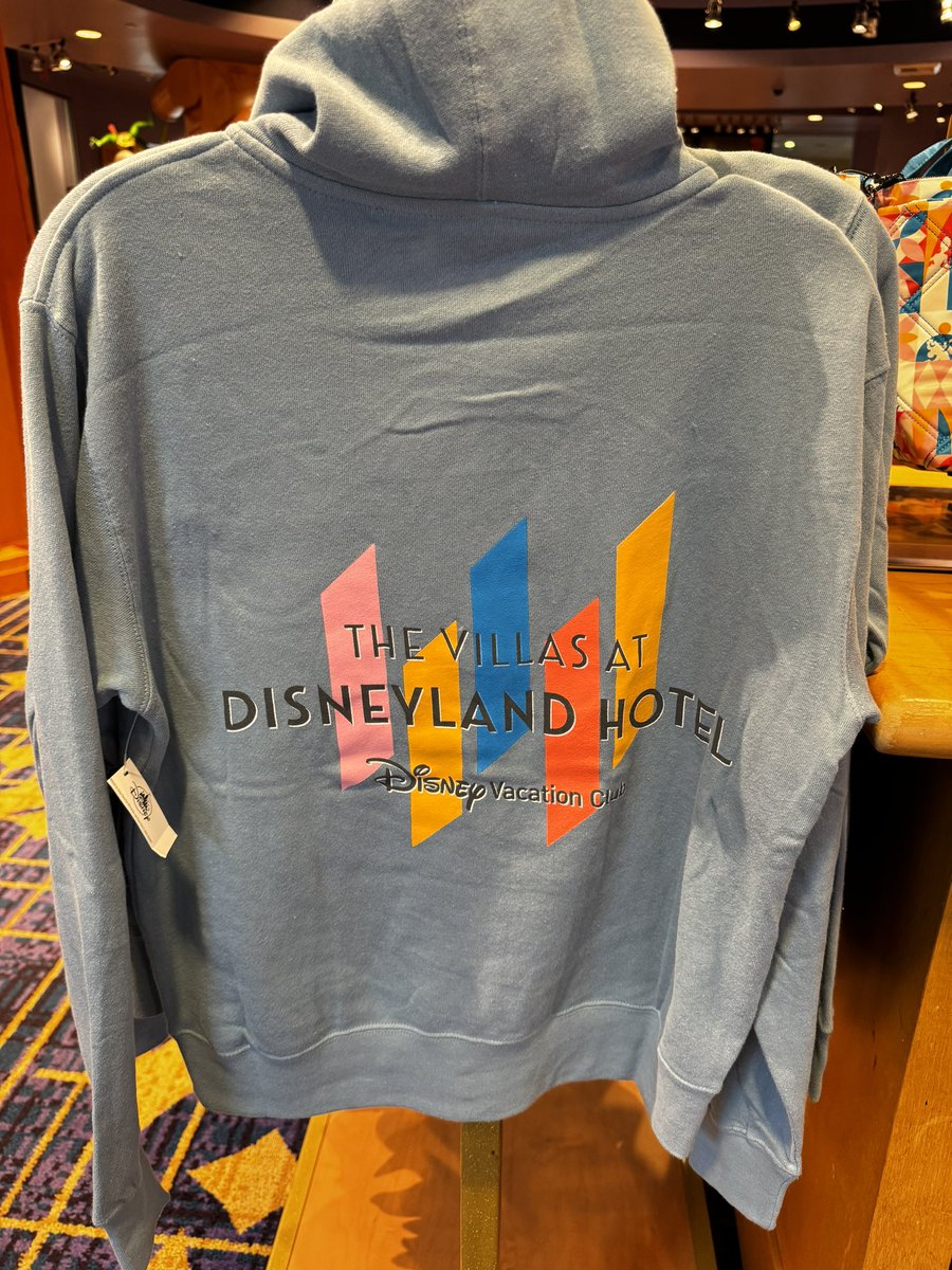 TheDVCShow's tweet photo. We’ve got MERCH! All kinds of new Villas at Disneyland Hotel is now available at Fantasia Shop in the Fantasy Tower at Disneyland Hotel!
#disneyvacationclub #dvcmembers #disneyparks #disney #disneyland #disneylandhotel #welcomehome #dvcresorts #dvcpoints #dvcfan https://t.co/hhZvH2PiTc