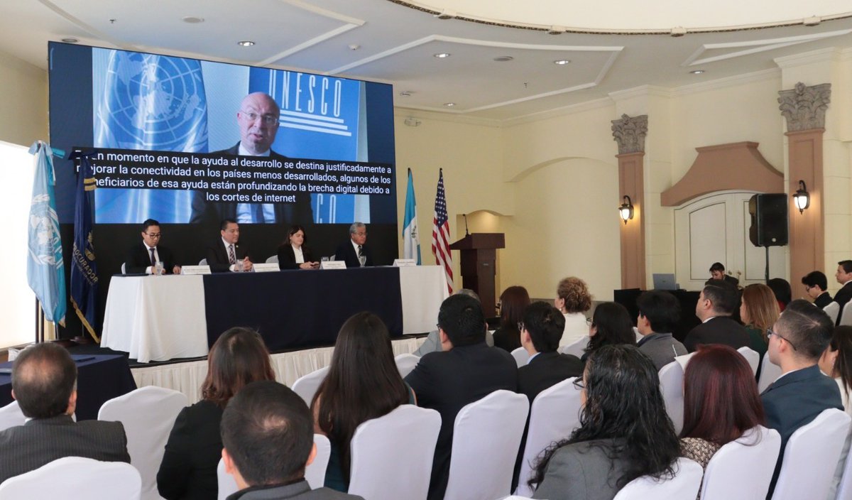 CpccOficial's tweet image. En el marco de la 19°Mesa Técnica sobre Acceso a la Información Pública del Organismo Ejecutivo con ocasión del Día Internacional del Acceso Universal a la Información, la #CPCC, @UNESCO y #SECAI @PDHgt abordaron la importancia del espacio en línea para el acceso a la información