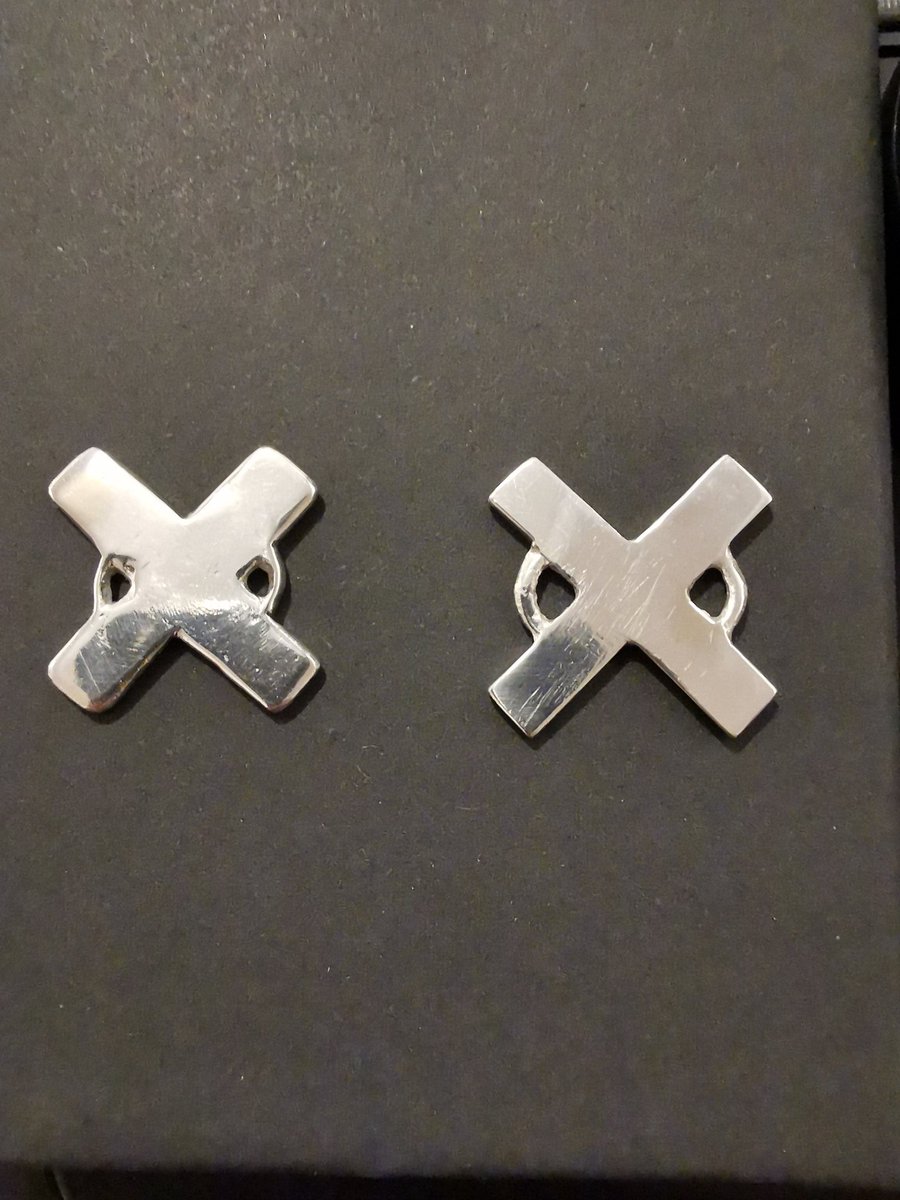 CalithilEluidan's tweet photo. Quick side-by-side from prototype and finished stages. Iterations are important, I guess. 😅 https://t.co/tqO2INg1bJ