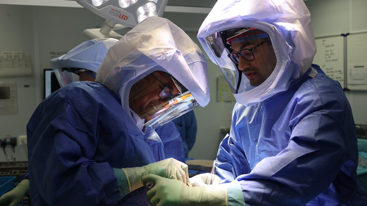 We are pleased to announce that we have approved a business case that involves building two new operating theatres and the refurbishment of the Aberconwy ward in Llandudno Hospital to provide 19-beds for patients who need non-complex orthopaedic surgery.