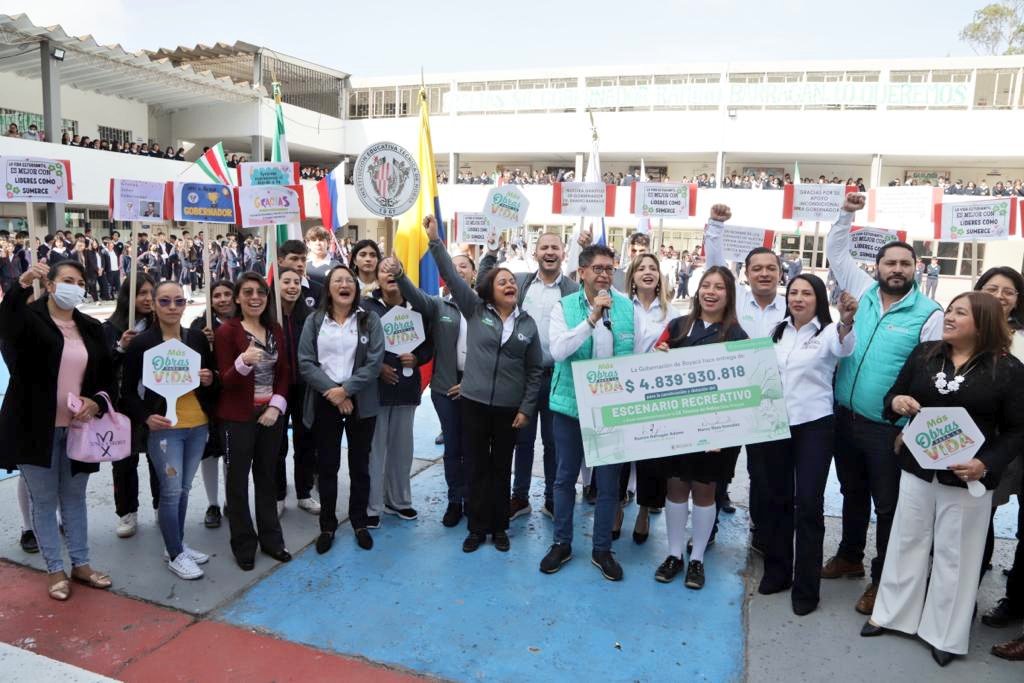 Hoy tengo el corazón feliz, lleno de alegría porque vengo a cumplirle a mi colegio y a los niños de Nobsa 💚.

Tenemos listos los $4.839 millones para construir un gran polideportivo en la Institución educativa Técnica de Nobsa.

Lo va a tener todo, cancha multifuncional, áreas