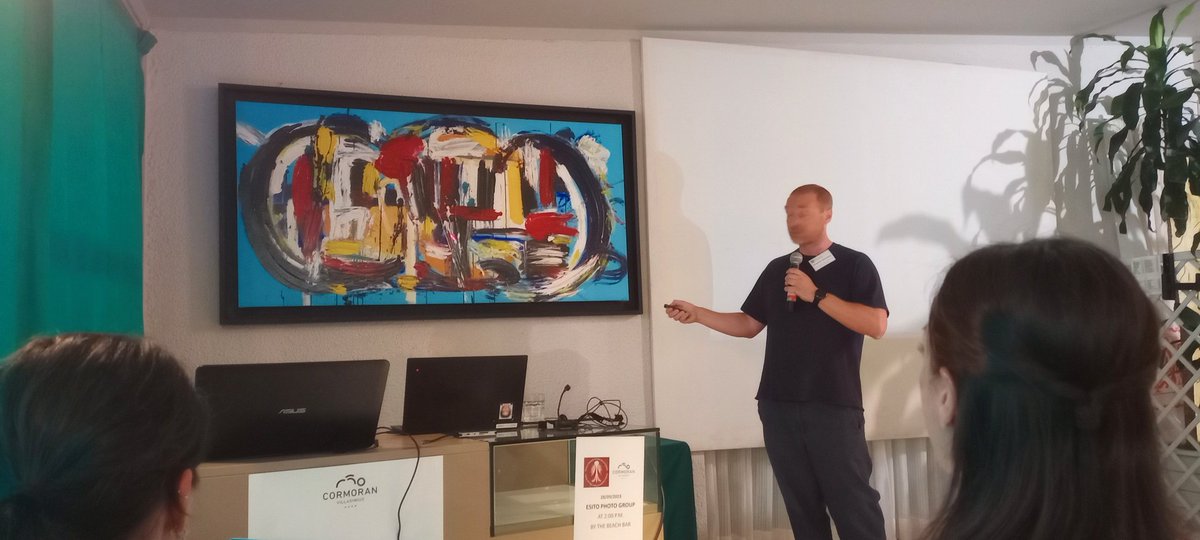 @FelsenbergJ's creative and certainly memorable explanation of the insect's mushroom body at #ESITO