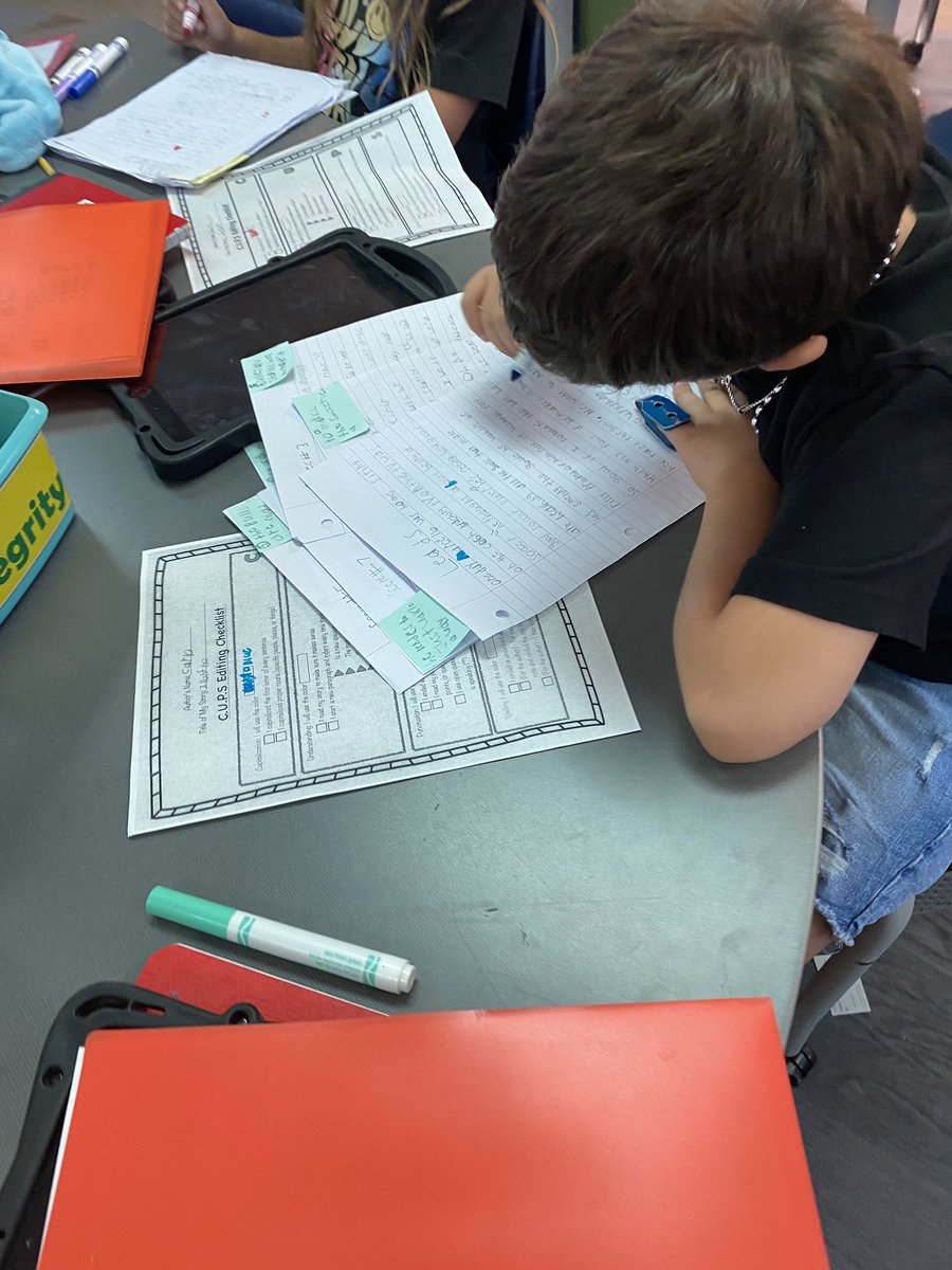 Room 14 is BACK on X! So proud of these authors for their use of independently using revising and editing checklists!