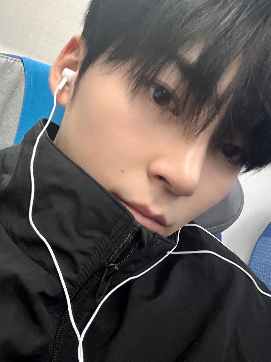 체대생 바이브 성한빈 생얼 셀카 너무 조움….