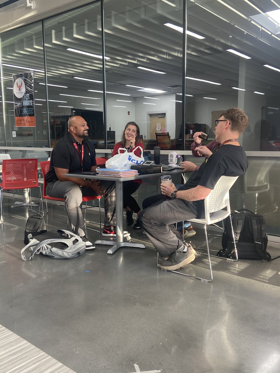 Laura Taylor tweet media