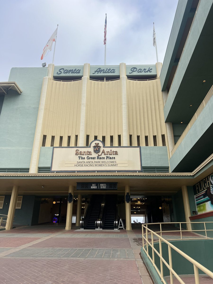 Jessica Paquette tweet media