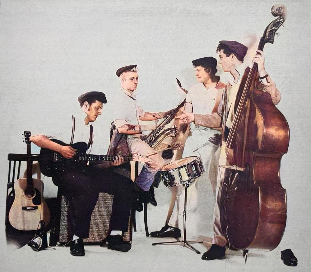 RABcritic1954's tweet image. 50’sの画像ではありませんが、元々白黒なモノをカラー合成したそうです。
また違った雰囲気になりますね。

#bluecats #davephillips