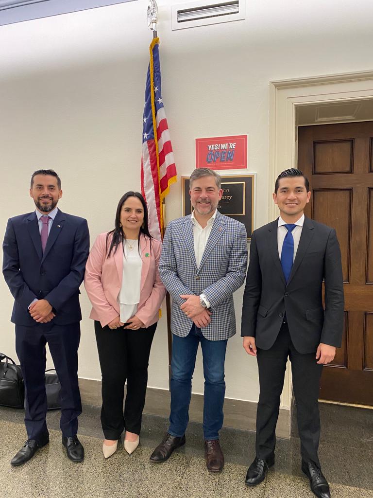 Fedexpor's tweet photo. En esta ocasión, se focalizaron esfuerzos en mantener reuniones con congresistas y los equipos de trabajo del  Comité de Medios y Arbitrios de la Cámara de Representantes de 🇺🇸, para activar el proceso legislativo de tratamiento de la ley durante las próximas semanas. https://t.co/yhyApMh0Fj