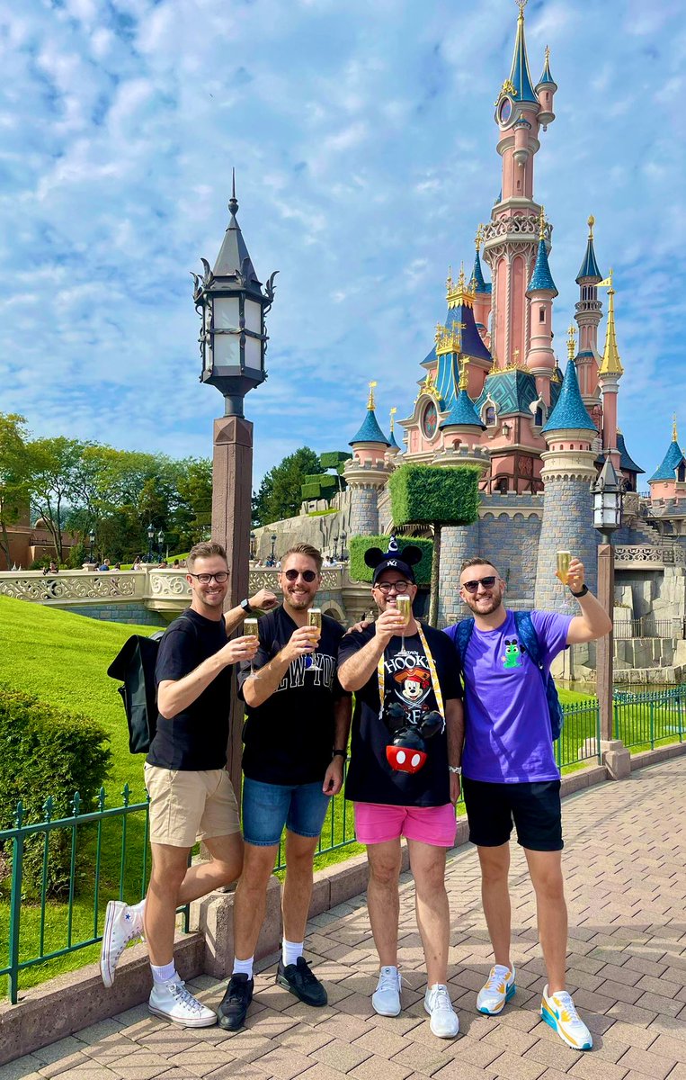 Champagne for Mickey 🥂🏰