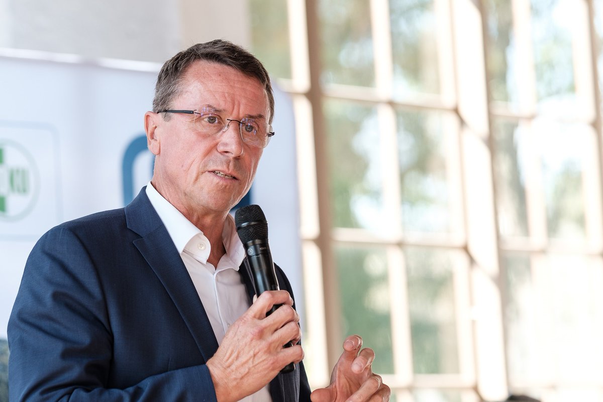 "Im RAG Energy Valley zeigen wir vor, wie Regionen und Ballungszentren ganzjährig mit grüner Energie versorgt werden können. Die Klimatechnologie Methan-Elektrolyse ist ein weiteres zentrales Element und ein Meilenstein für die #Energiewende", sagt RAG CEO Markus Mitteregger.