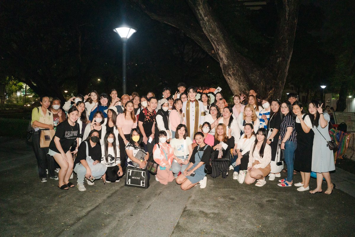 ขอบคุณทุกคนที่มาหากันนะคะ 💐👨🏻‍🎓❤️

รูปสวยๆอยู่ในลิ้งค์นะคะ ➡️ drive.google.com/drive/folders/…

🙏🏻 ขออภัยในความไม่สะดวกที่ไม่ได้คัดรูปให้นะคะ 

<a href="/BoomKrittapak/">Boom Krittapak</a> 
#BoomKrittapak