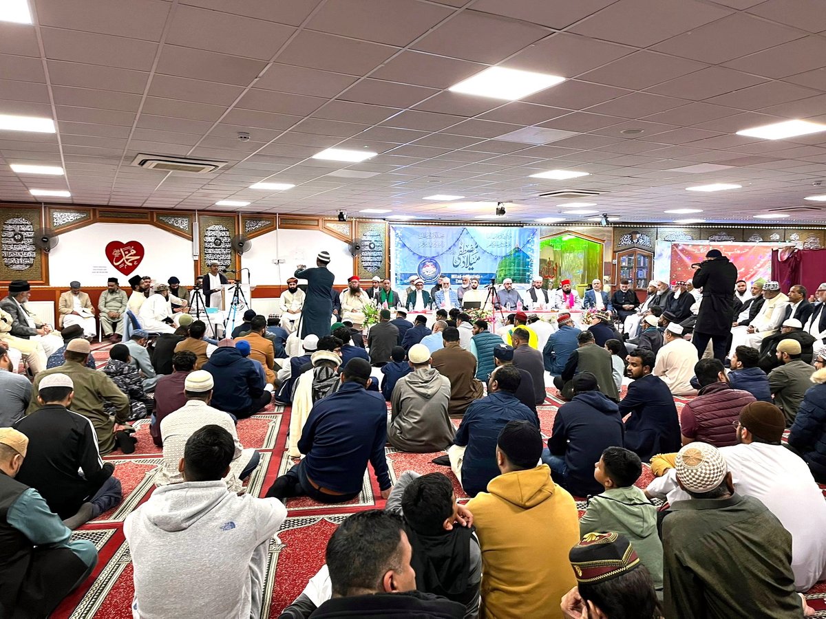 HammadQadriMQI's tweet image. London, UK: Shaykh Hammad Mustafa al-Madani al-Qadri participated in the Annual Grand Mawlid Conference at Minhaj-ul-Quran Int. London.

#ProphetMuhammad #PeaceBeUponHim  #Mawlid #RabiulAwwal #BlessedMonth