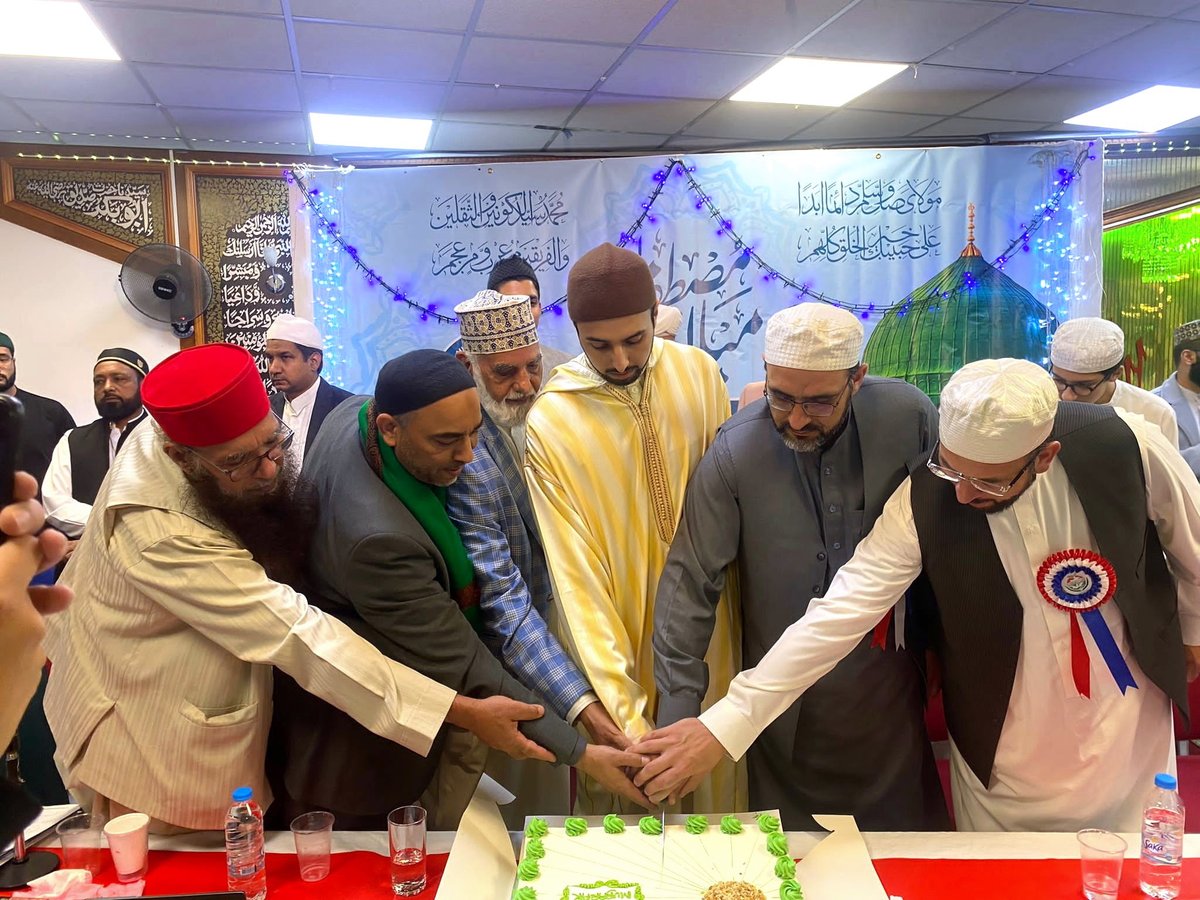 HammadQadriMQI's tweet image. London, UK: Shaykh Hammad Mustafa al-Madani al-Qadri participated in the Annual Grand Mawlid Conference at Minhaj-ul-Quran Int. London.

#ProphetMuhammad #PeaceBeUponHim  #Mawlid #RabiulAwwal #BlessedMonth