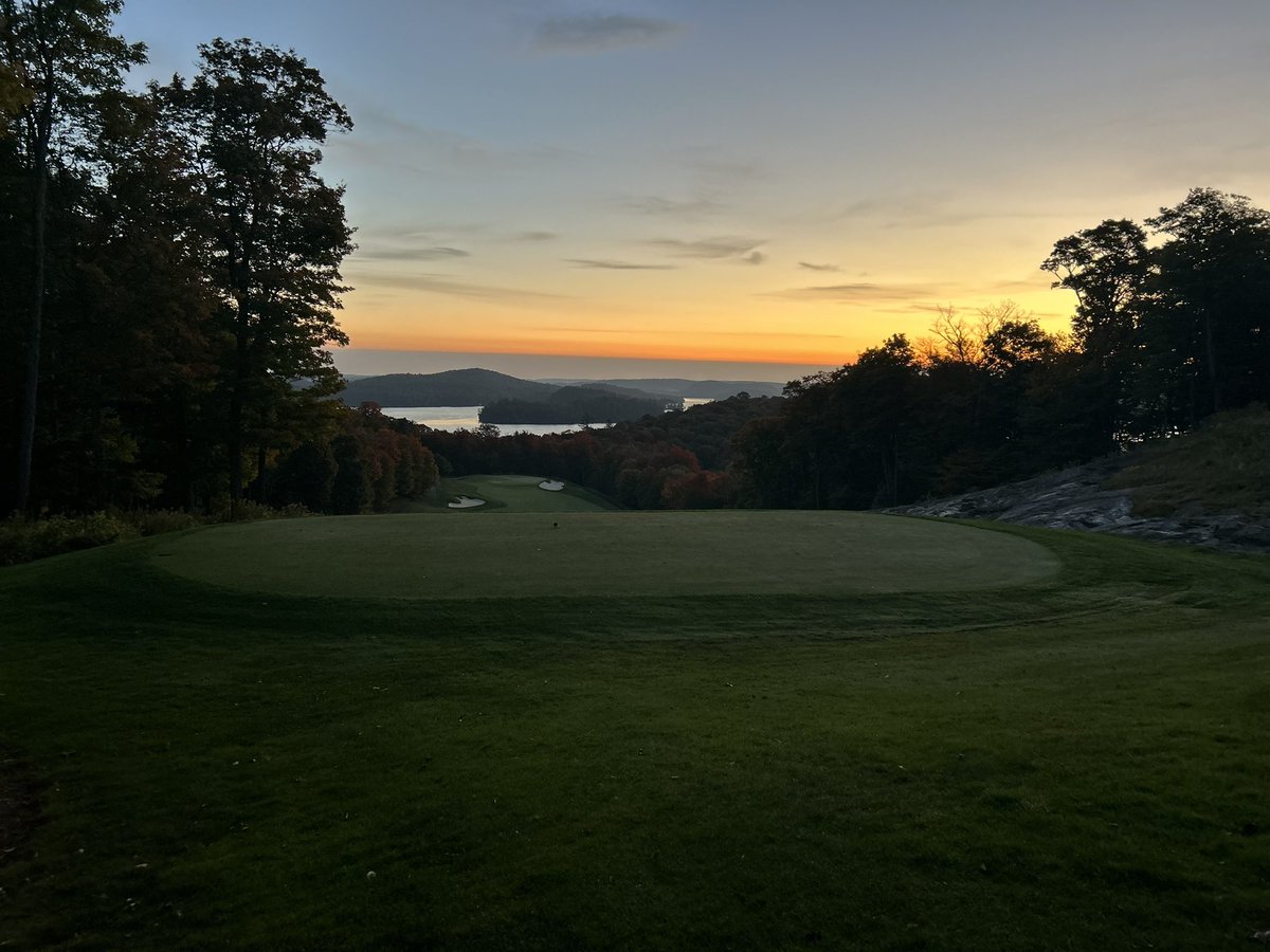greensgurl's tweet image. Oh just another sunrise on the 6th hole of @bigwinisland