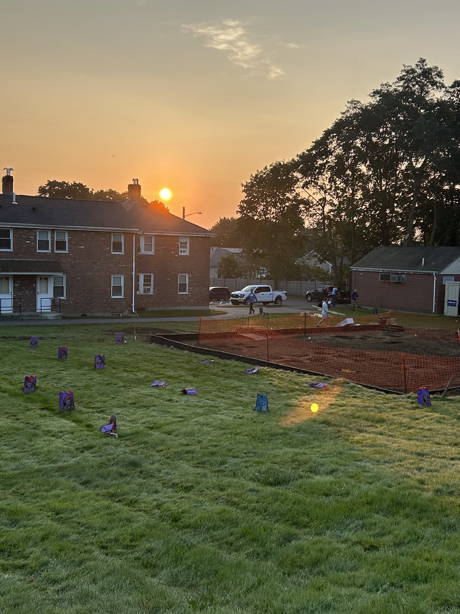BrocktonHousing's tweet photo. What a gorgeous day in store for day 3 of the new playground build at Washburn Heights. Thank you to @kaboom and The @carmax Foundation. #bha #brocktonhousing #publichousing #playground #playspaceequity #playmatters #brockton #massachusetts #thankyouvolunteers❤️ https://t.co/OvgXLBlVq1