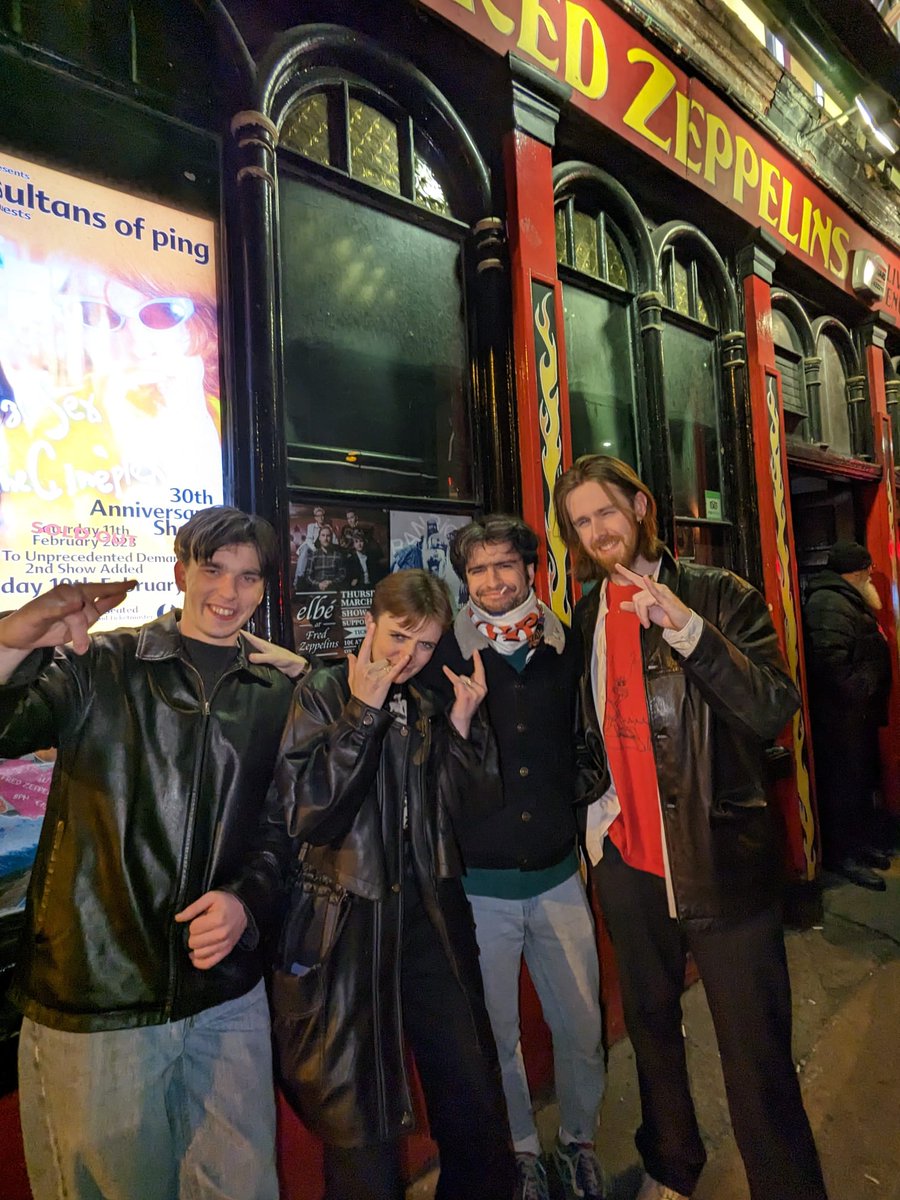 ró (@banrionbaby) on Twitter photo hello !!!! our band is looking for a garage/spare room/industrial space/studio so we can make music this winter ! we can pay in cash and are up for sharing / quiet hours ! 💸 hello !!!! our band is looking for a garage/spare room/industrial space/studio so we can make music this winter ! we can pay in cash and are up for sharing / quiet hours ! 💸