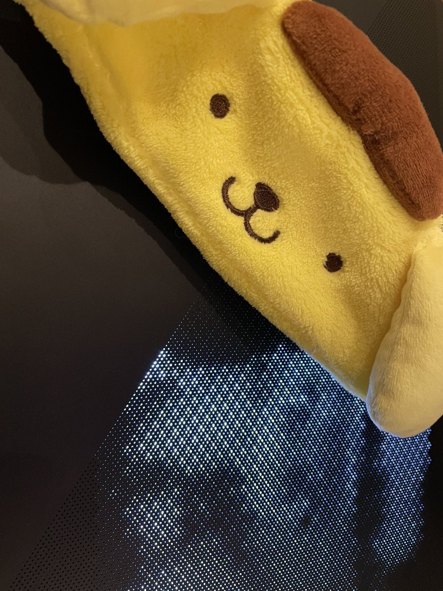 luca_kaneshiro's tweet photo. The headband I use to keep my hair off my face 😗🎵 https://t.co/T9p4Aq0Q0k