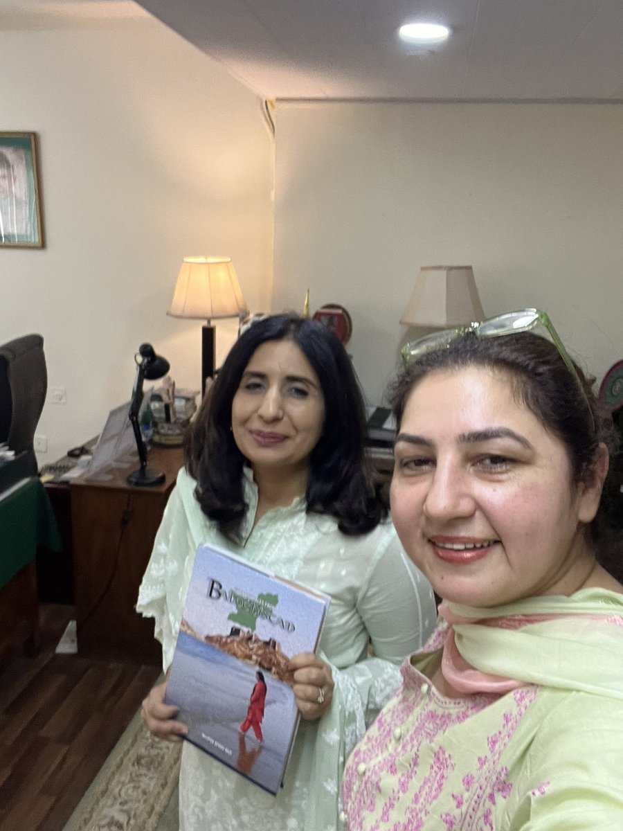ninoqazi's tweet image. Ambassador &amp;amp; Spokesperson Ministry of Foreign Affairs Mumtaz Zahra Baloch with my book #ctfb discussing with her team #foodmapping understanding #pakistan #balochistan #poap my work series since 2012. 🇵🇰 different kind of #diplomacy. Always lovely to visit the #foreignoffice