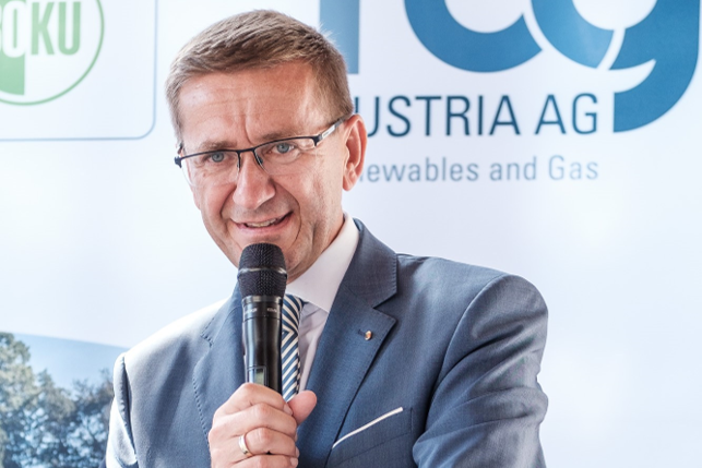 "Es ist erfreulich, dass die RAG gerade bei uns in #Oberösterreich in ihrem ‚Energy Valley' in Krift bei Kremsmünster mit der CO2-freien Erzeugung von Wasserstoff einen weiteren #Meilenstein in Richtung CO2-neutrale Wirtschaft setzt", sagt oö. Landesrat Markus Achleitner.